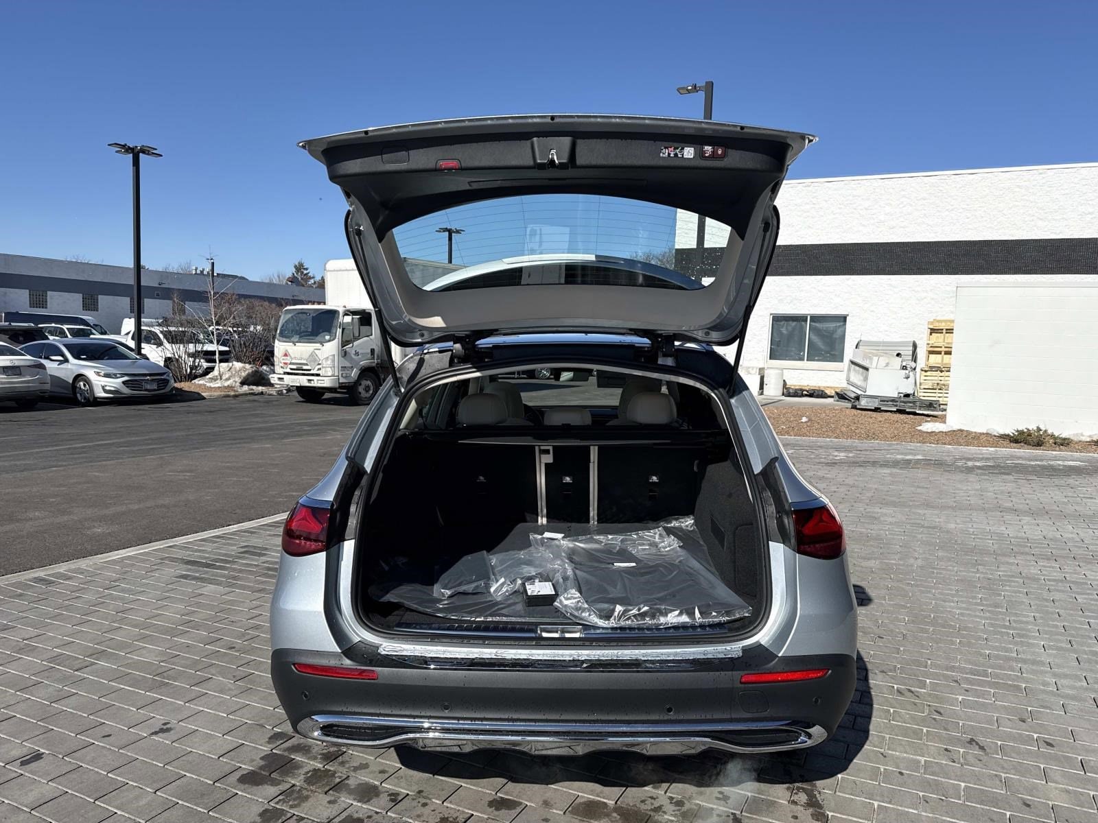 2026 MERCEDES-BENZ E-CLASS - Image 9