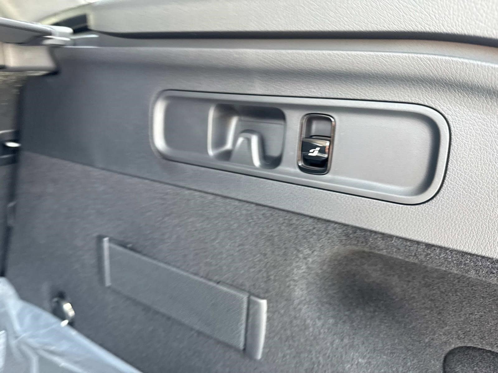 2025 MERCEDES-BENZ GLC-CLASS - Image 13