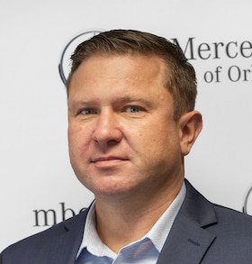 Staff member Darius Krogulski from ID_e06a86266511