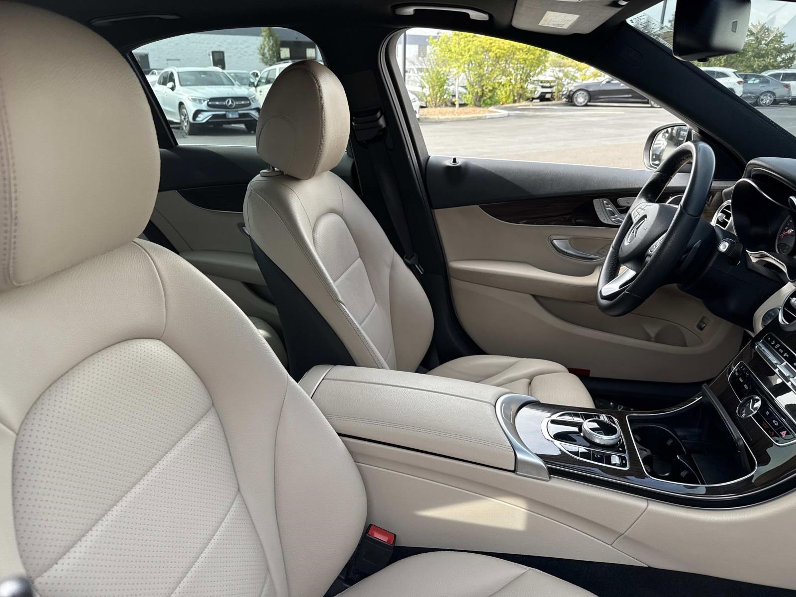 2018 Mercedes Benz C 300 4MATIC photo 4