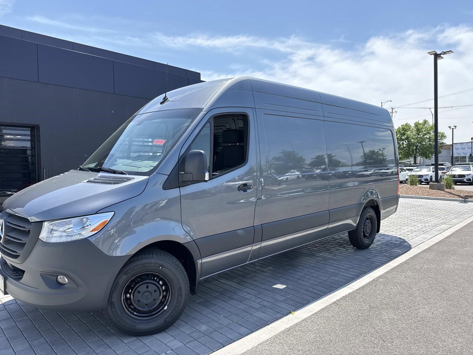 2026 Mercedes-Benz Sprinter 2500 170 WB High Roof's photo