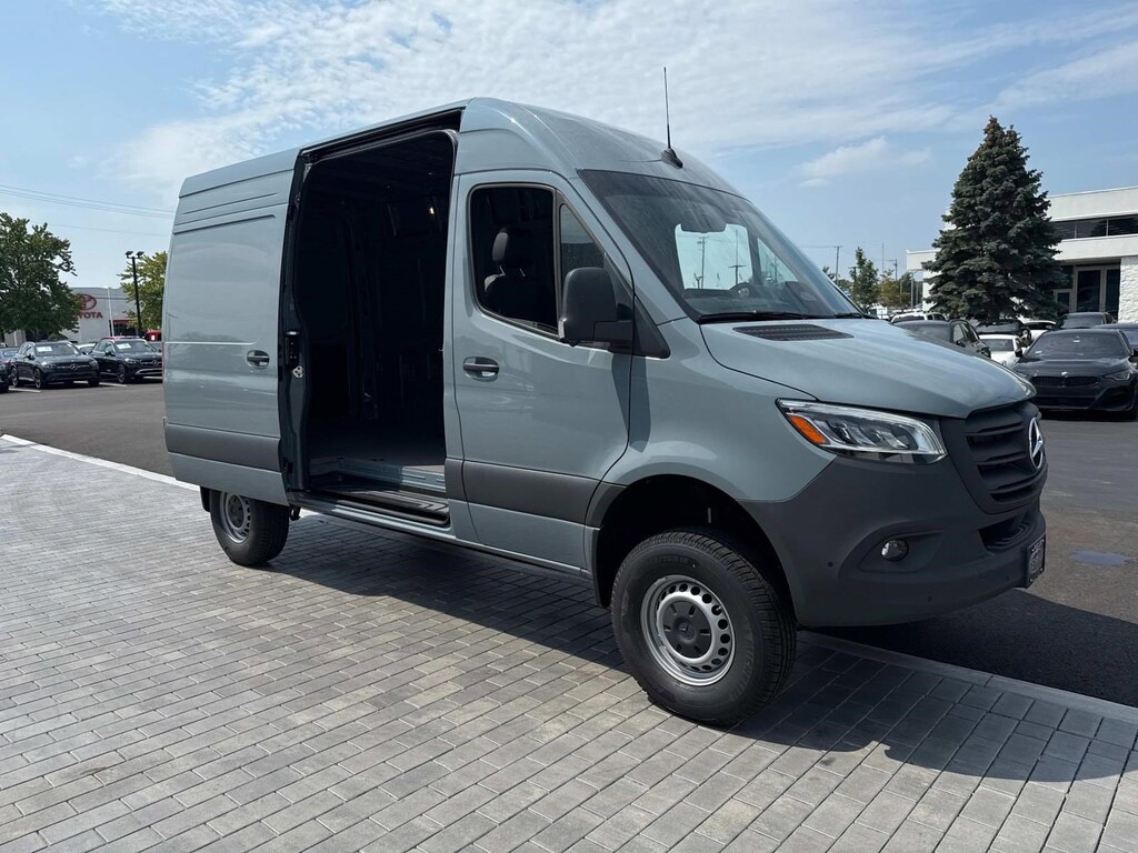 New 2025 Mercedes-Benz Sprinter 2500 Standard Roof 4-Cyl Diesel HO Van Cargo Van