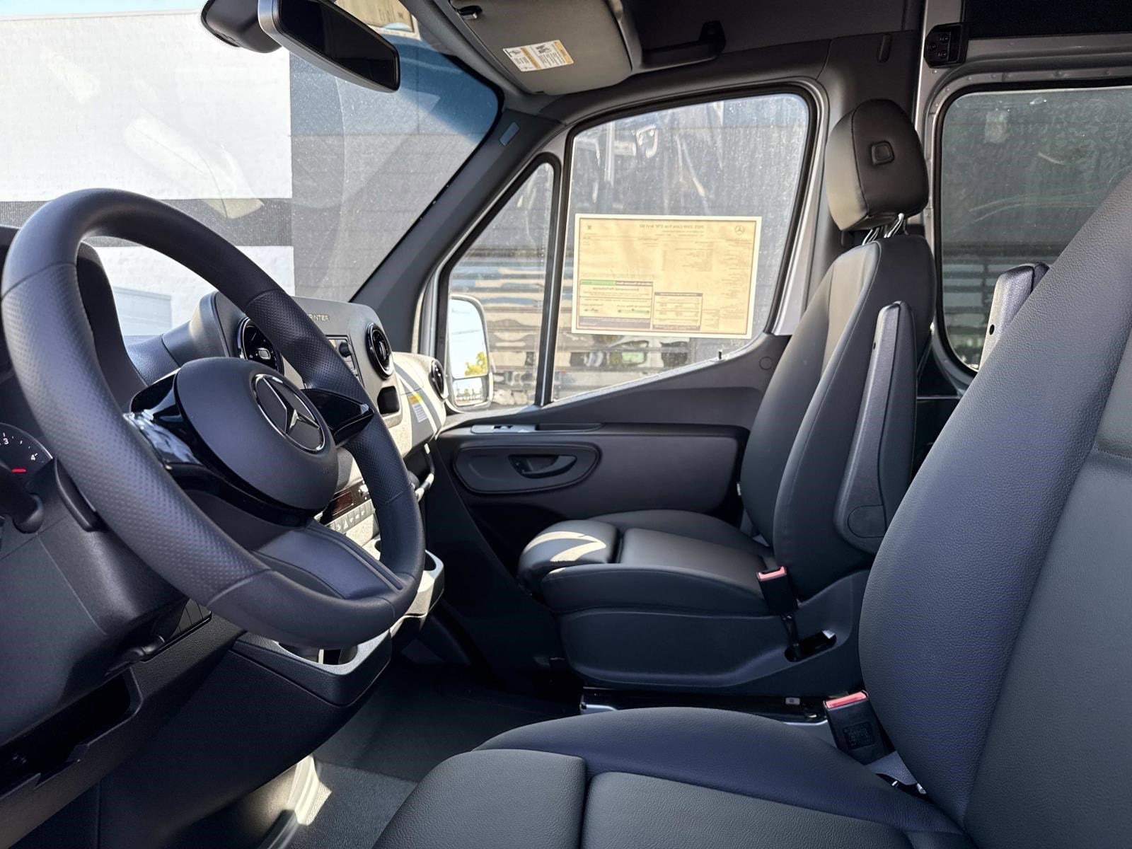 2025 MERCEDES-BENZ SPRINTER - Image 24