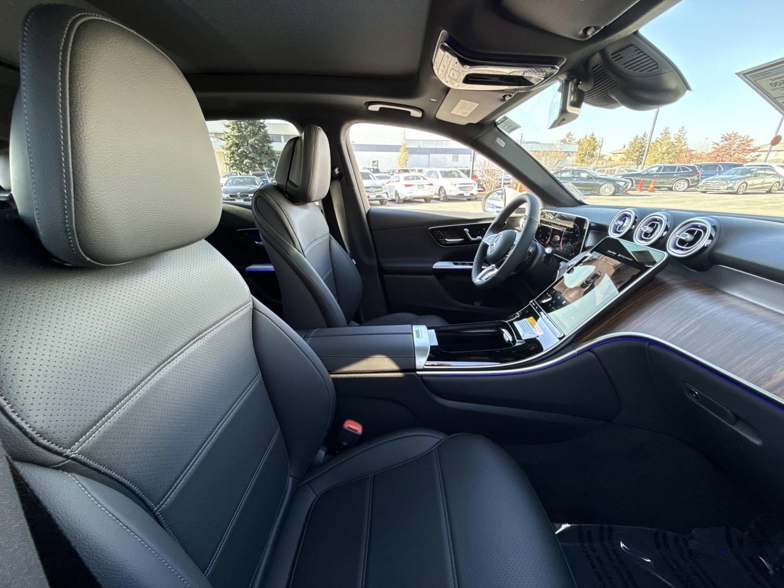 2026 Mercedes Benz GLC 300 4MATIC photo 4