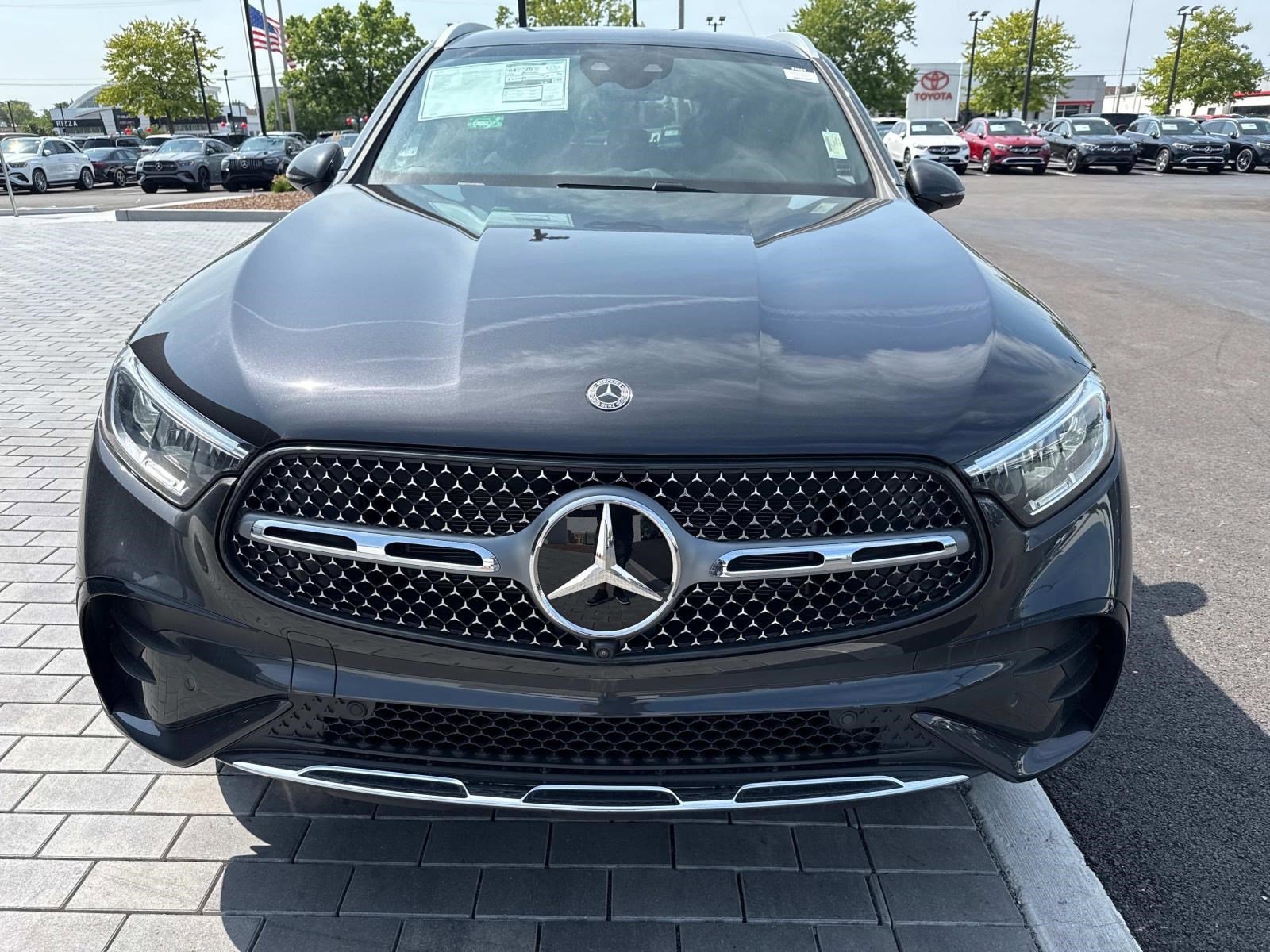 2025 Mercedes Benz GLC 350e 4MATIC photo 2