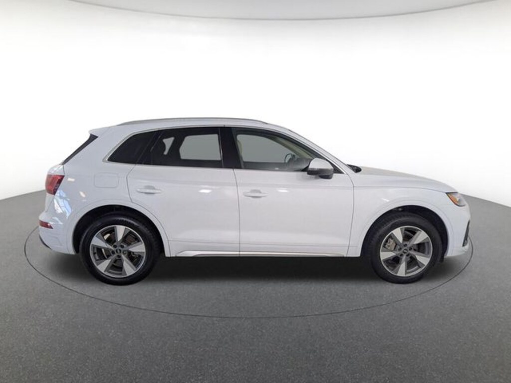 Used 2024 Audi Q5 40 Premium quattro SUV