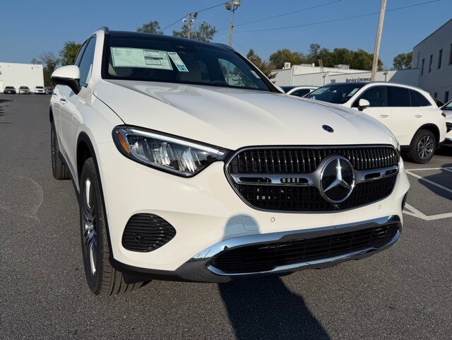 2026 Mercedes Benz GLC 300 4MATIC photo 2