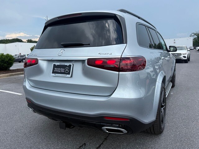 2025 Mercedes Benz GLS 450 4MATIC photo 3