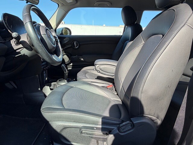 2022 Mini Cooper Oxford Edition photo 2