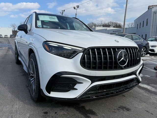 2025 Mercedes Benz GLC AMG 63 photo 2