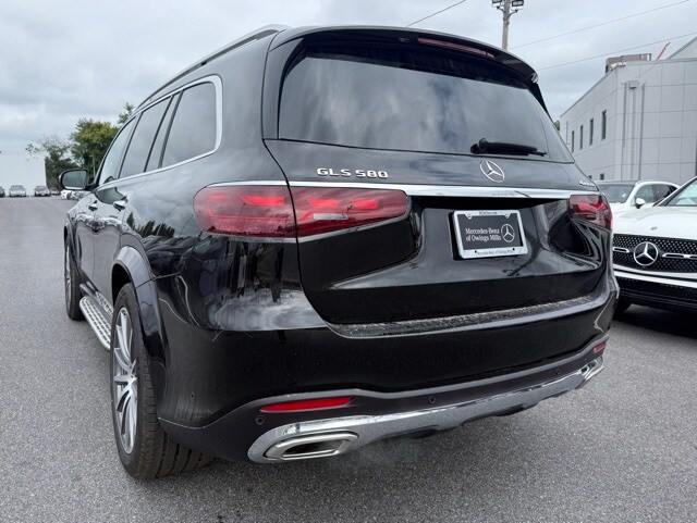 2026 Mercedes Benz GLS 580 4MATIC photo 3
