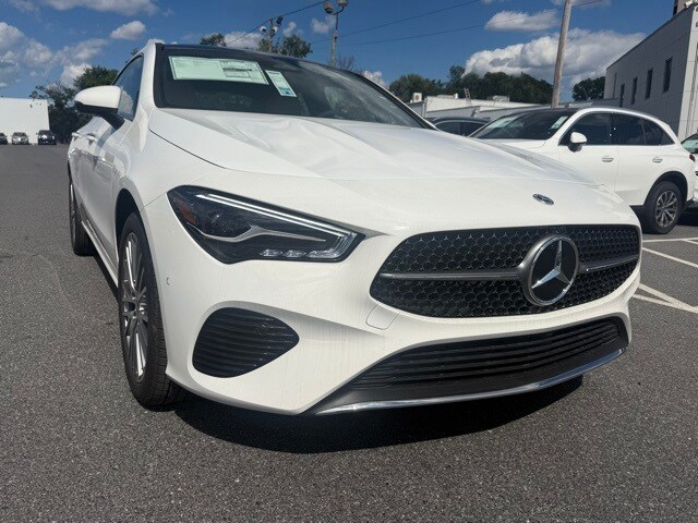 2025 Mercedes Benz CLA 250 4MATIC photo 2