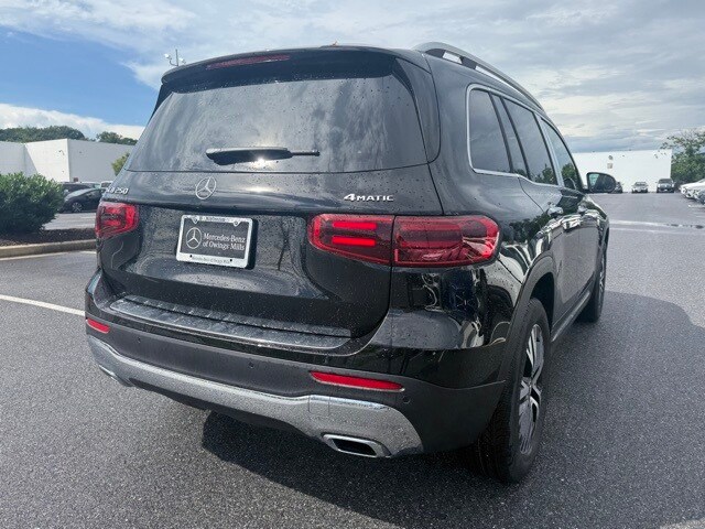 2025 Mercedes Benz GLB 250 4MATIC photo 2