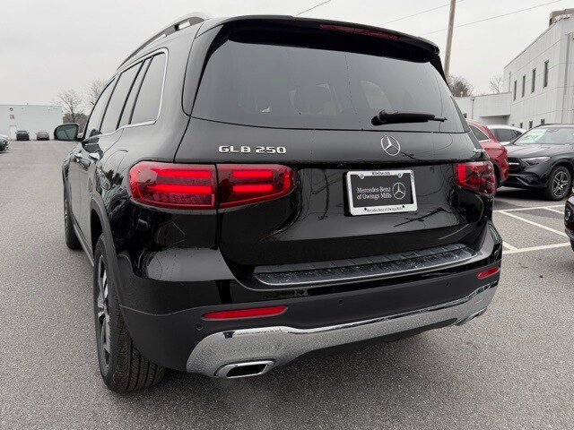 2026 Mercedes Benz GLB 250 4MATIC photo 2