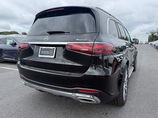 2026 Mercedes Benz GLS 580 4MATIC photo 2