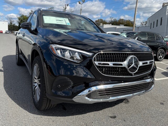 2026 Mercedes Benz GLC 300 4MATIC photo 2
