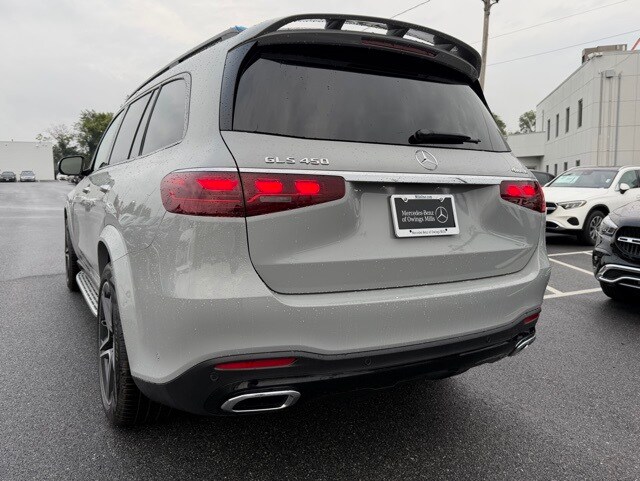 2026 Mercedes Benz GLS 450 4MATIC photo 2