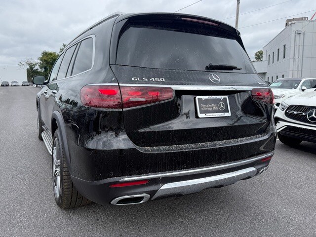 2026 Mercedes Benz GLS 450 4MATIC photo 3