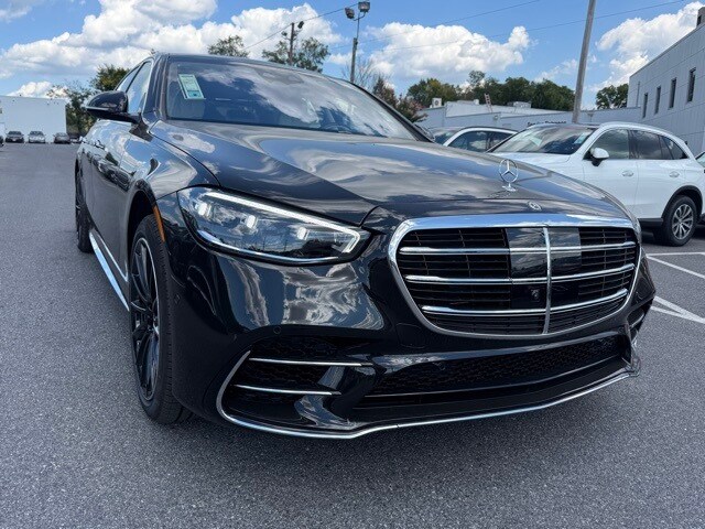 2026 Mercedes Benz S 580 4MATIC photo 2