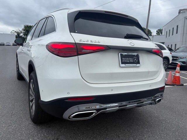 2025 Mercedes Benz GLC 300 4MATIC photo 3