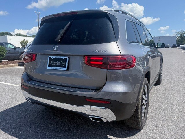 2025 Mercedes Benz GLB 250 4MATIC photo 3