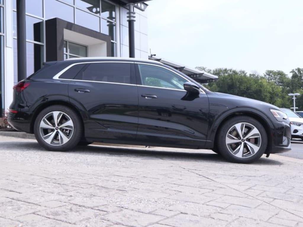 Used 2024 Audi Q8 e-tron Premium Plus quattro SUV
