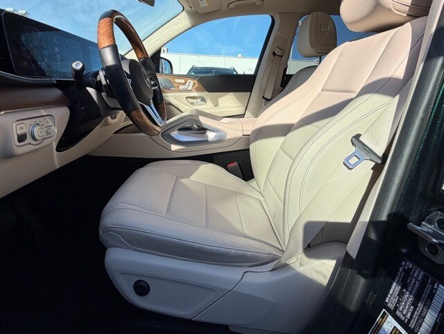 2022 Mercedes Benz GLS 450 4MATIC photo 2