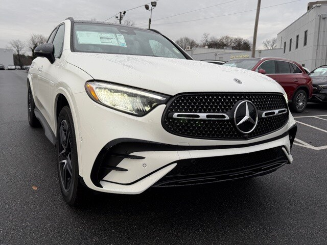 2026 Mercedes Benz GLC 300 4MATIC photo 2