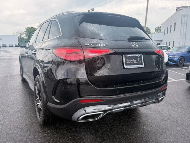 2025 Mercedes Benz GLC 300 4MATIC photo 4