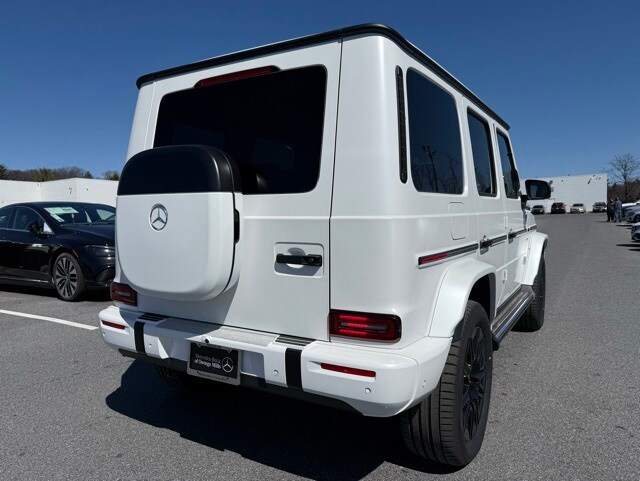2025 Mercedes Benz G photo 3