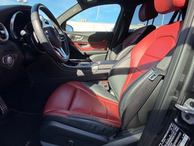 2021 Mercedes Benz GLC 300 4MATIC photo 2