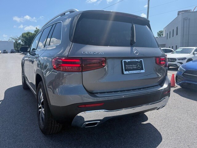 2025 Mercedes Benz GLB 250 4MATIC photo 4