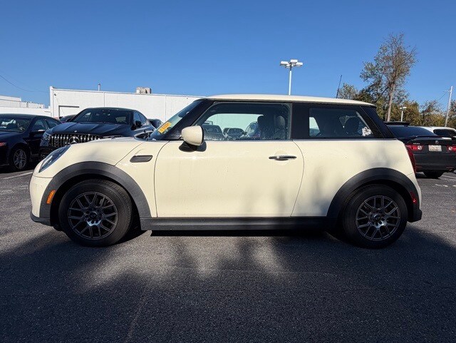 2022 Mini Cooper Oxford Edition photo 3
