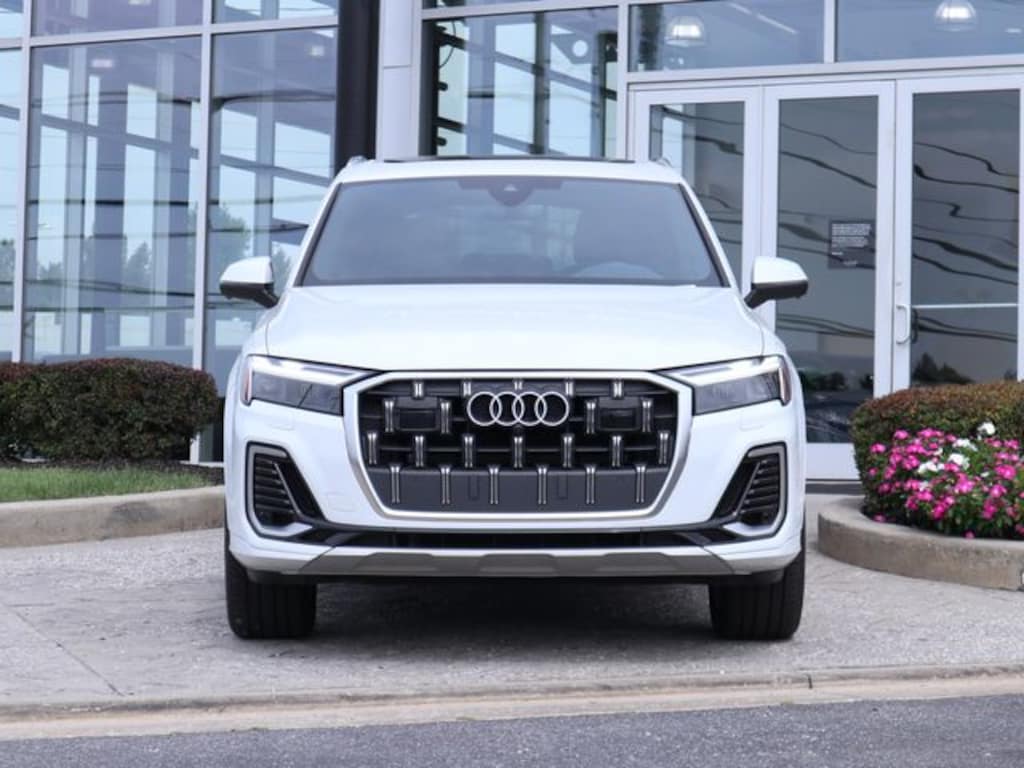 Used 2025 Audi Q7 45 Premium quattro SUV
