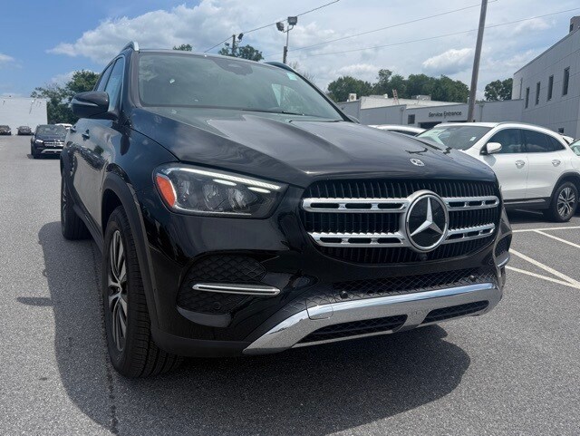 2025 Mercedes Benz GLE 350 4MATIC photo 2