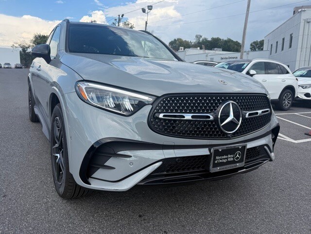 2025 Mercedes Benz GLC 300 4MATIC photo 2
