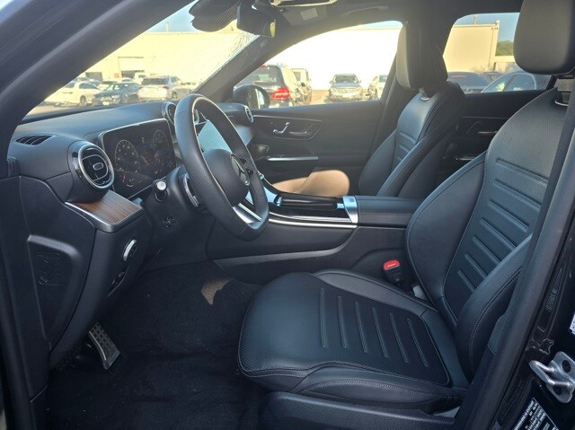 2024 Mercedes Benz GLC 300 4MATIC photo 2