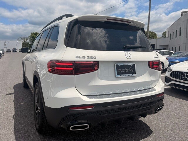 2025 Mercedes Benz GLB 250 4MATIC photo 4