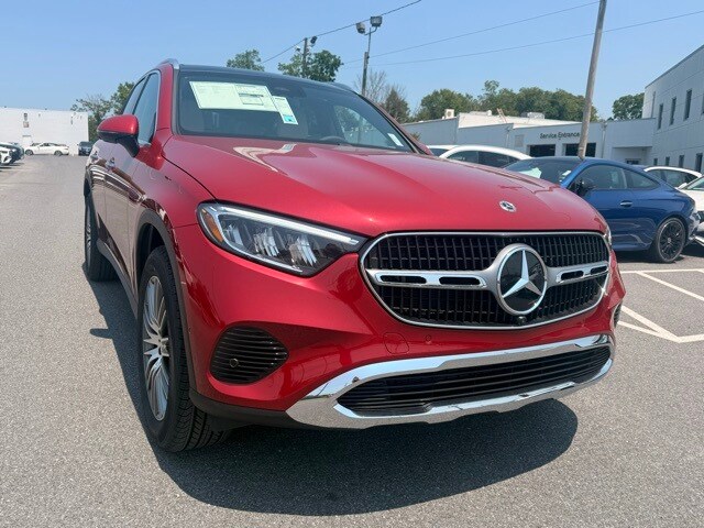 2025 Mercedes Benz GLC 300 4MATIC photo 2