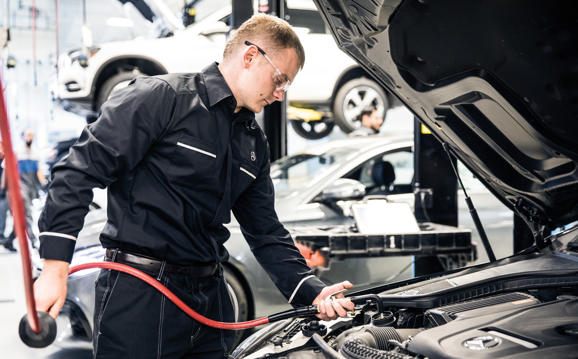 MB%20Service%20Technician.jpg