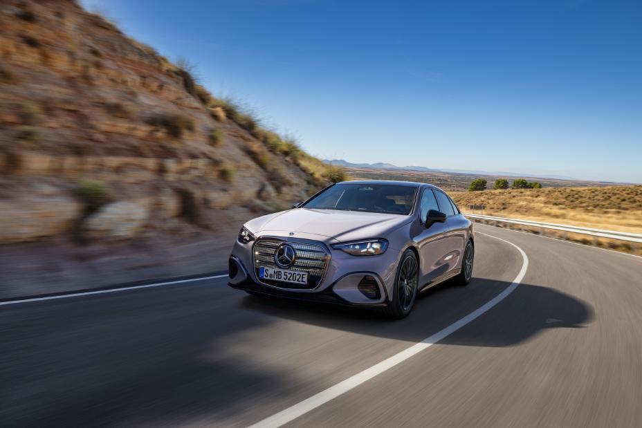 2027 Mercedes-Benz Electric C-Class European Exterior 2.jpg