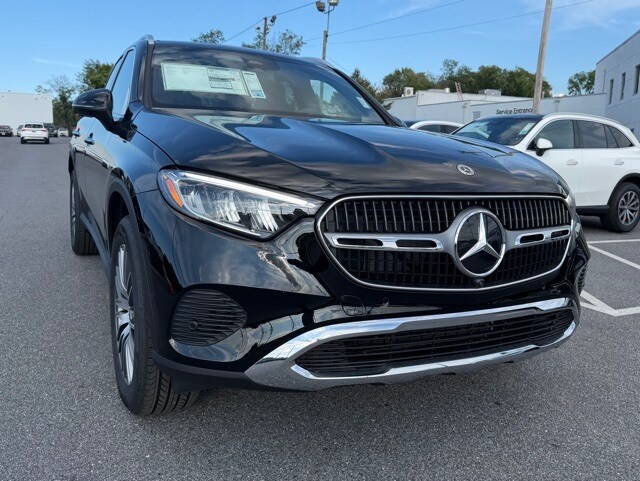 2026 Mercedes Benz GLC 300 4MATIC photo 2
