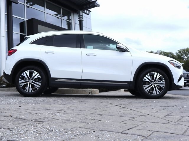 2025 Mercedes Benz GLA 250 4MATIC photo 2