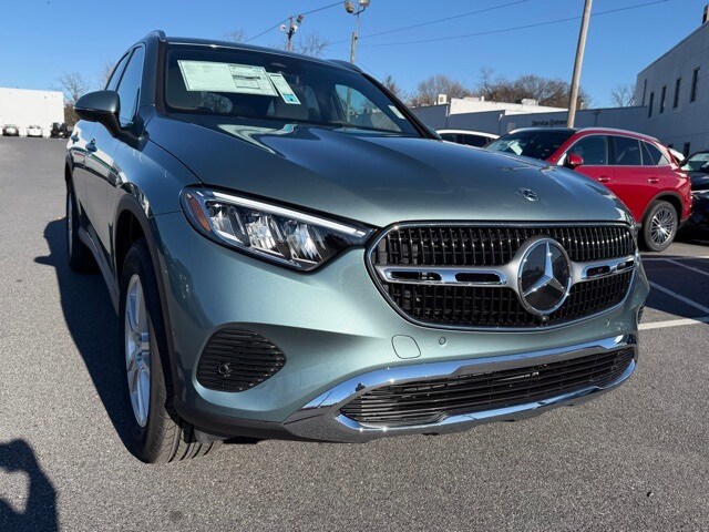 2026 Mercedes Benz GLC 300 4MATIC photo 2