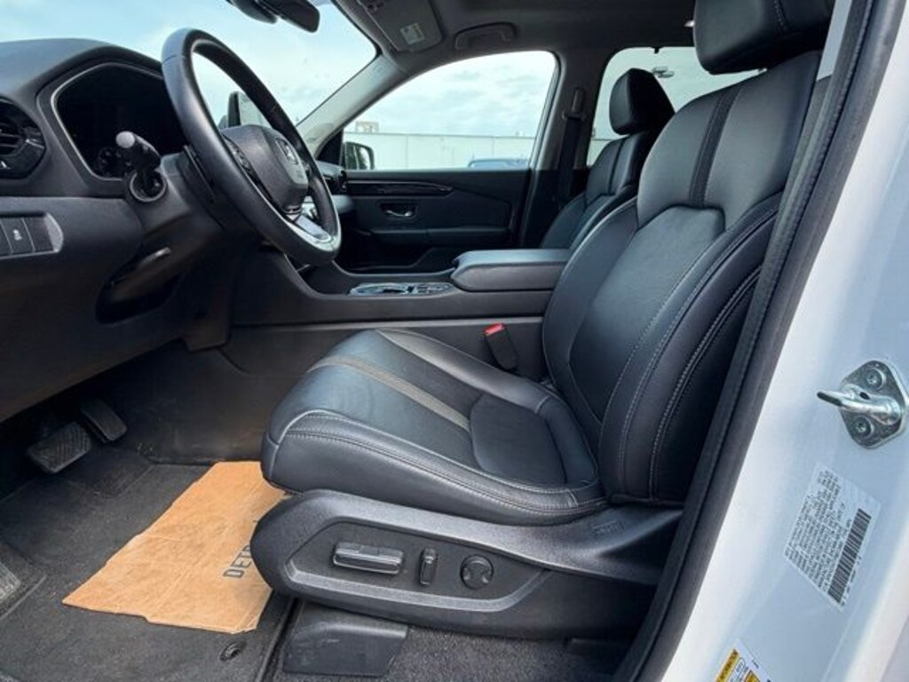 Used 2023 Honda Pilot Touring AWD SUV
