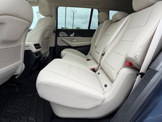 2026 Mercedes-Benz GLS Base - Photo 7