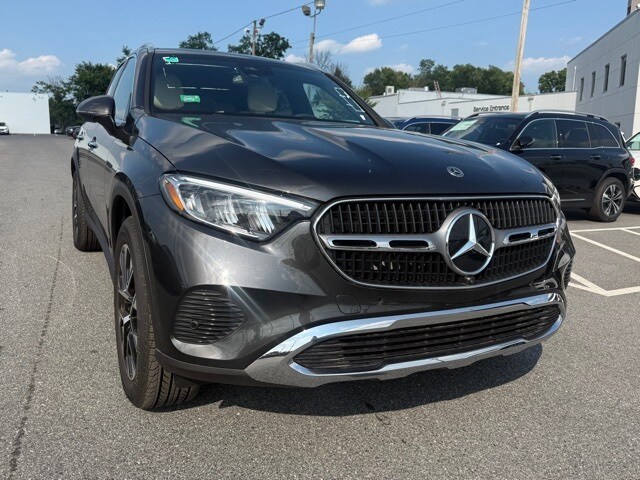 2025 Mercedes Benz GLC 350e 4MATIC photo 2