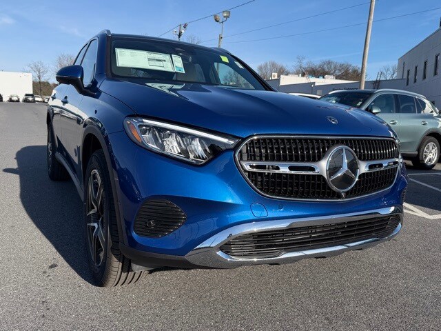 2026 Mercedes Benz GLC 300 4MATIC photo 2