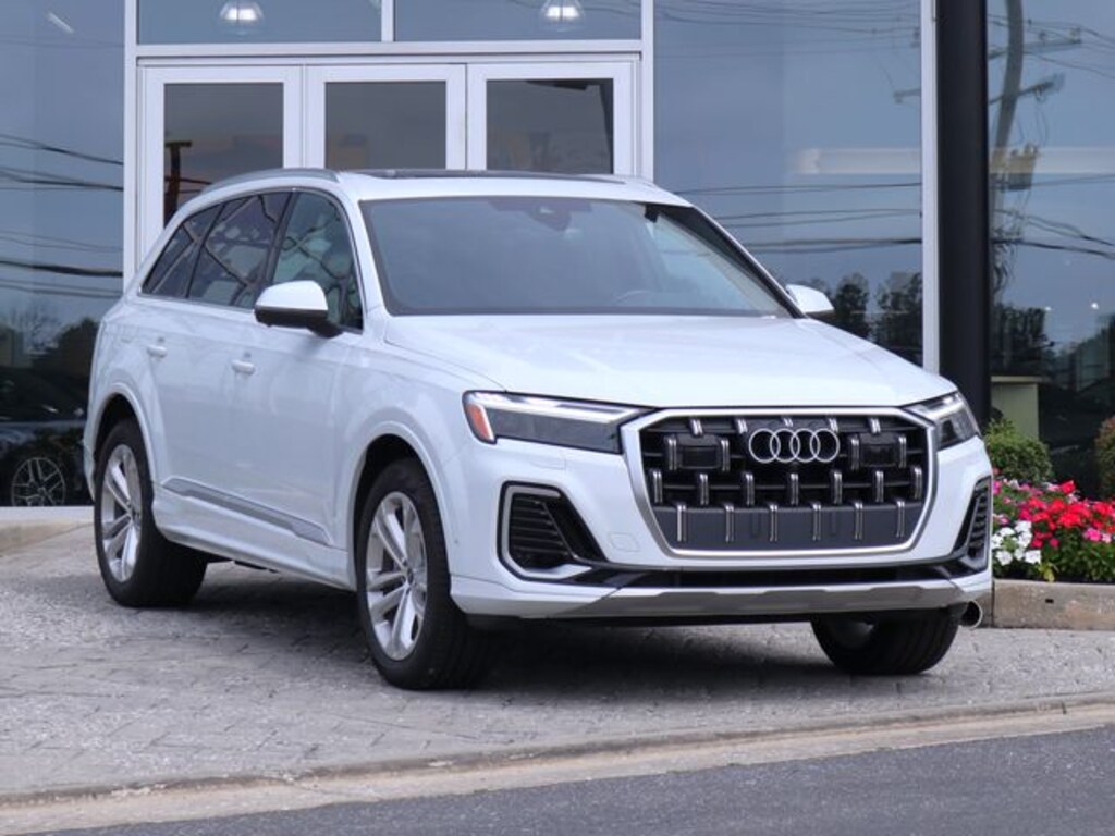 Used 2025 Audi Q7 45 Premium quattro SUV