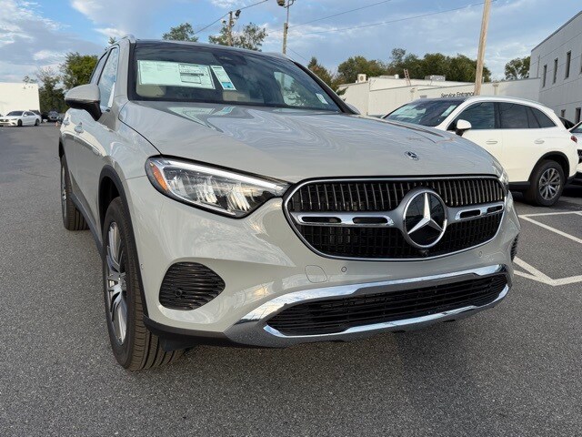 2026 Mercedes Benz GLC 300 4MATIC photo 2
